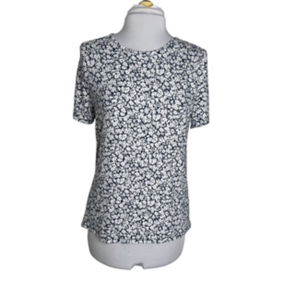 NWOT Old Navy Floral Round Neck Relaxed Fit Short Sleeve Top Size M - Picture 3 of 8